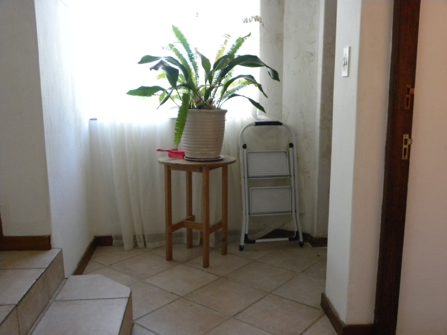 5 Bedroom Property for Sale in Wavecrest Eastern Cape